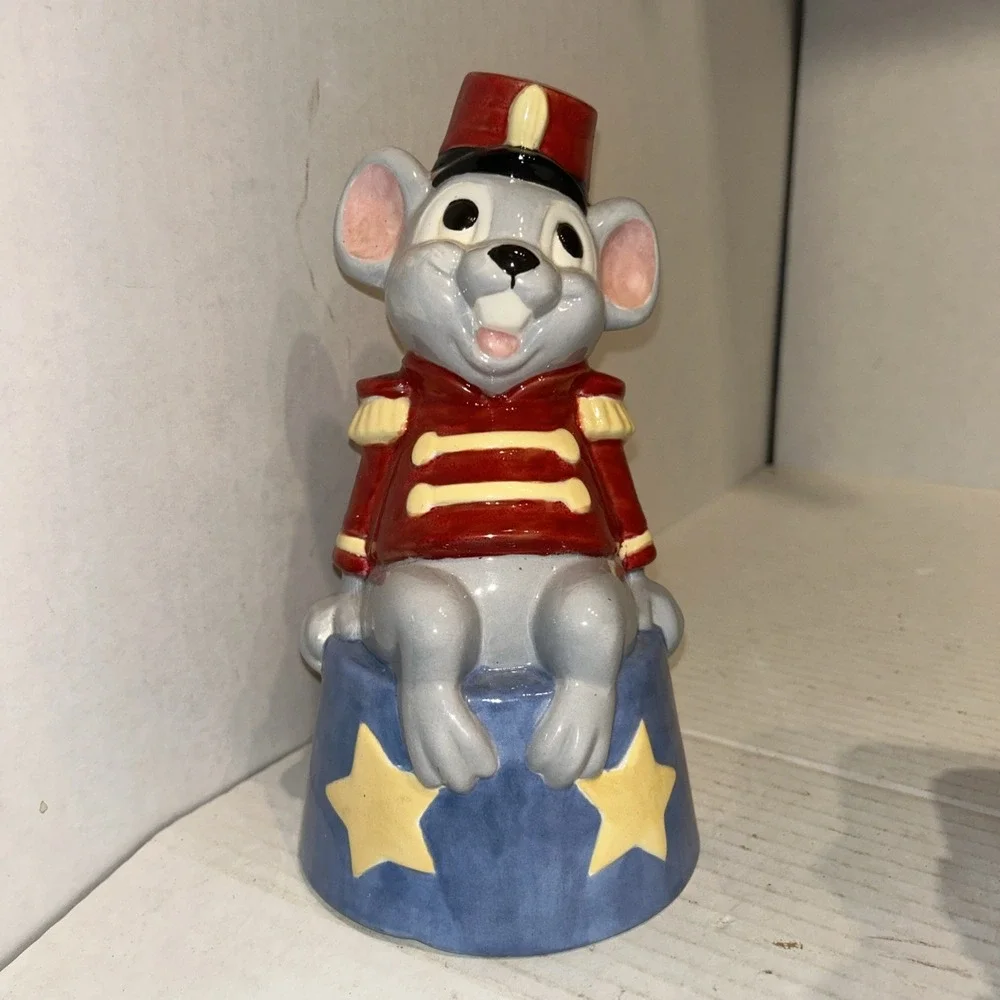 Vintage walt Disney world production pottery slipcast‎ Timothy mouse figurine